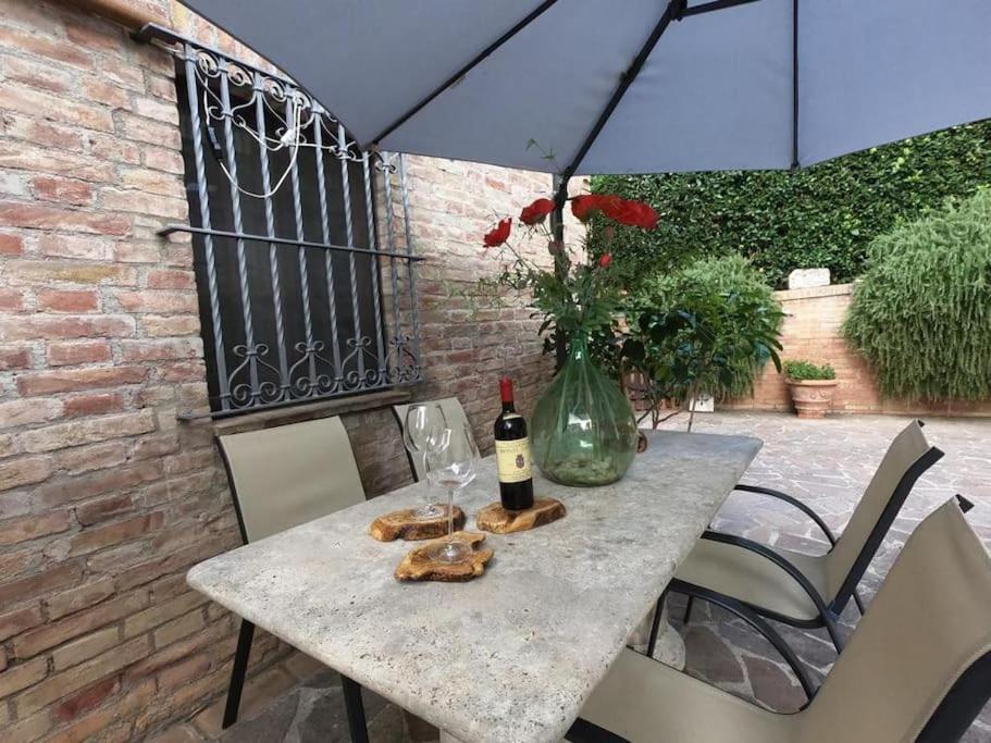 Villa Casa Lazzaro Al Centro Di Siena Exterior foto